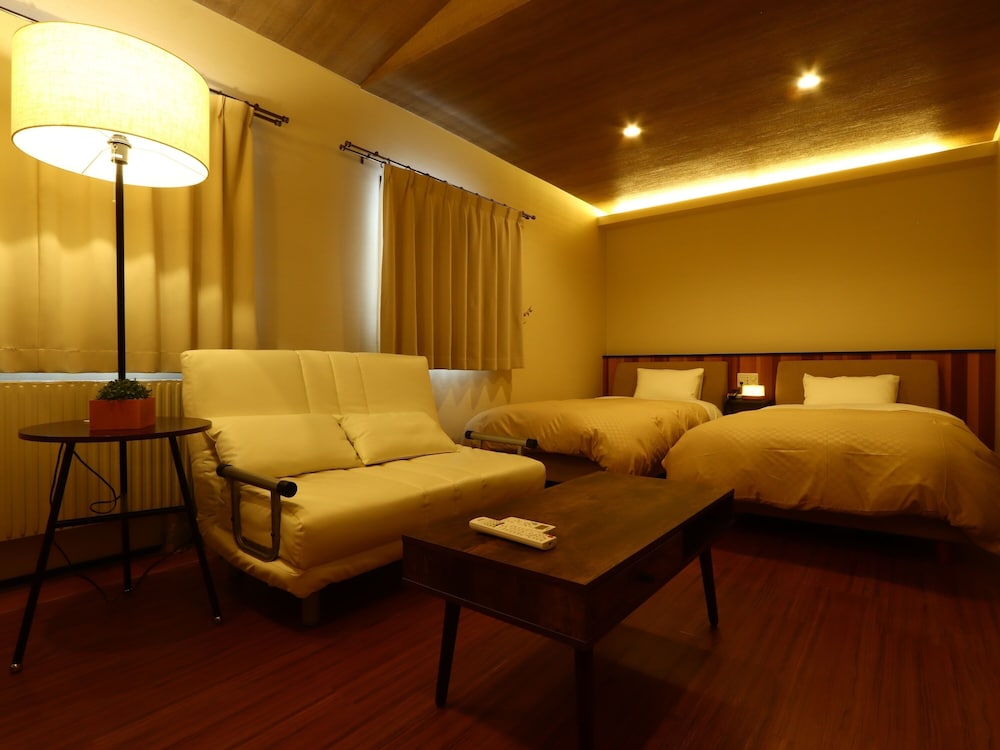 Basic Quadruple Room photo 3