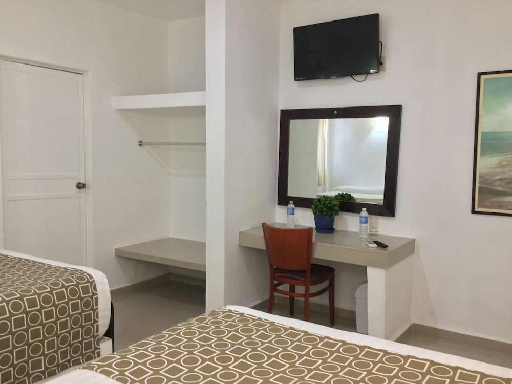 Basic Double Room, 2 Double Beds, Beach View photo 3