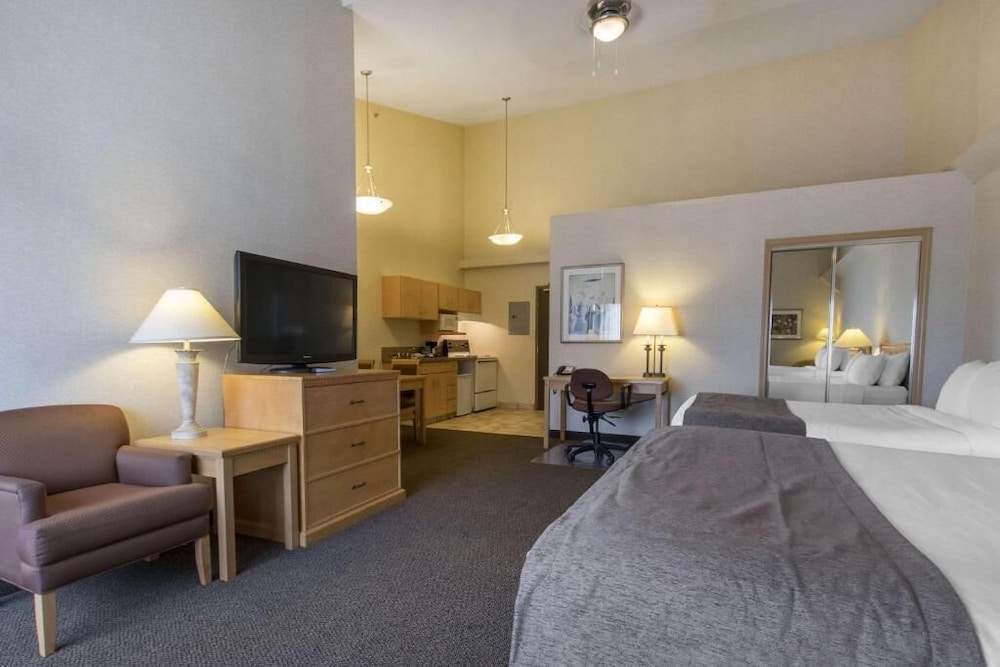 Deluxe Studio Suite, 2 Queen Beds, Non Smoking photo 3