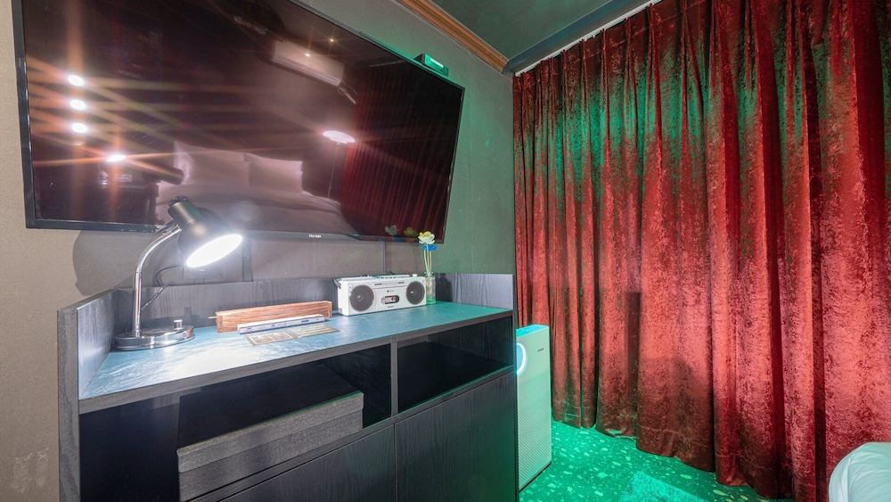 Soho Deluxe - Photo 3
