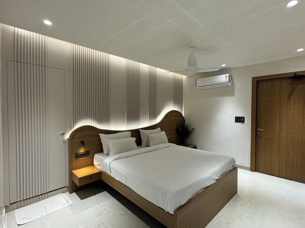 Comfort Room, Hill View