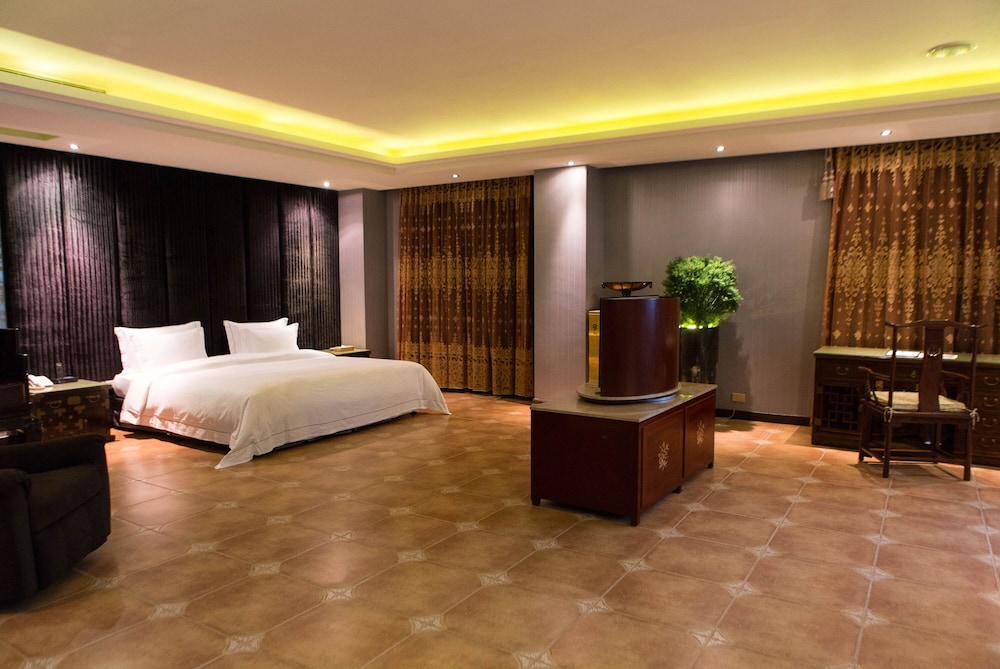 VIP Suite (Check in time starts from 6pm) photo 2