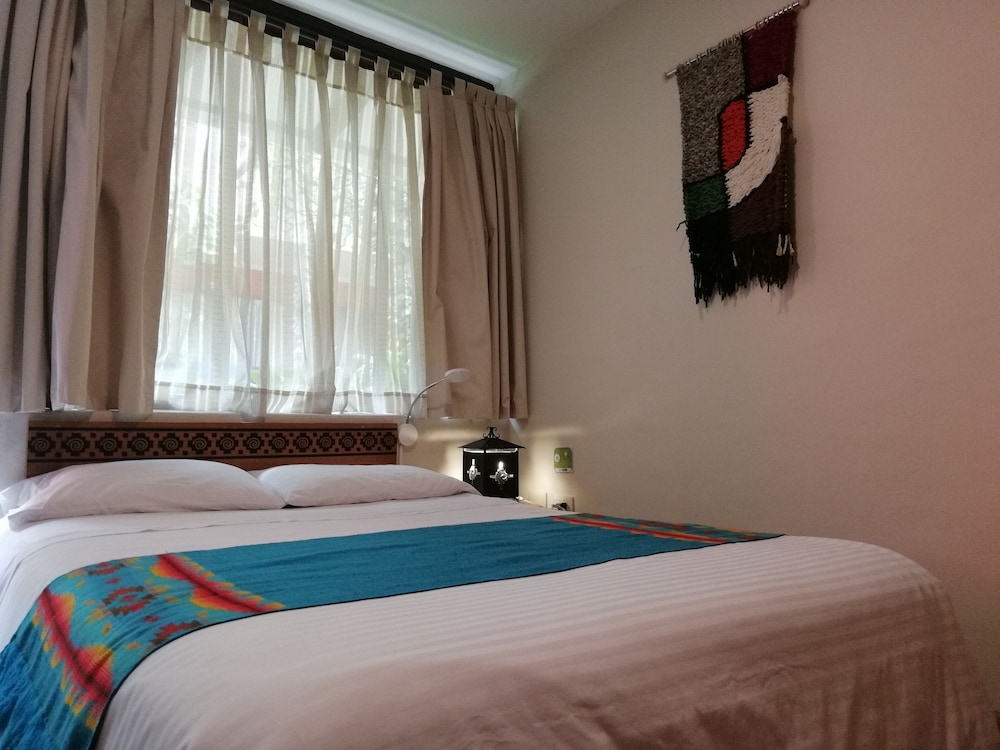Standard Triple Room, Multiple Beds, Non Smoking photo 1