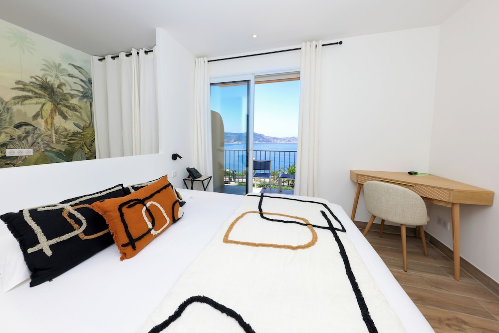 Panoramic Triple Room, Balcony, Sea View - Photo 10