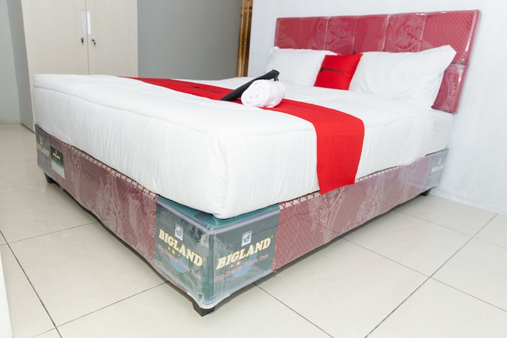 Double Room (Reddoorz) photo 1