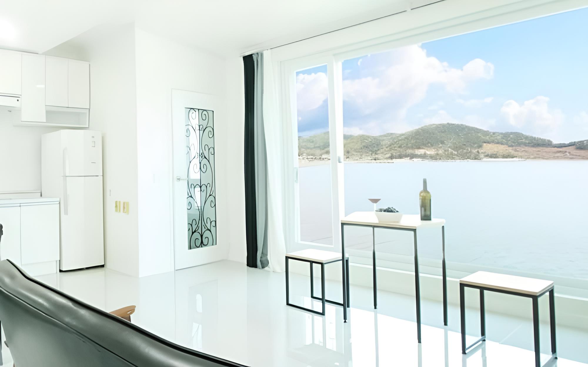 Room (Jasmine (2nd floor ocean view)) - Photo 13
