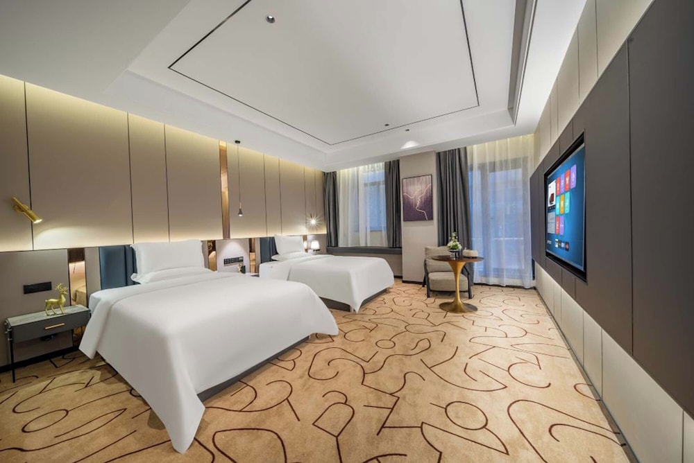 Superior Twin Room, City View