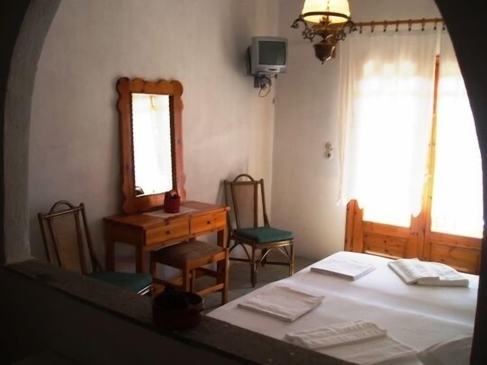 Studio, Kitchen (for 3)