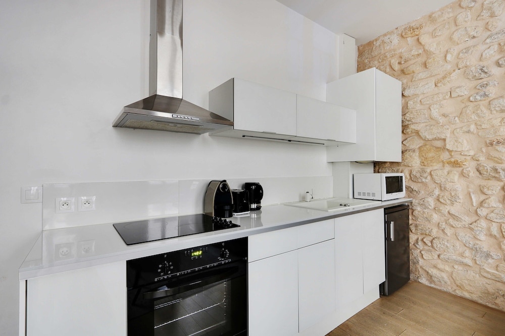 Apartment photo 2