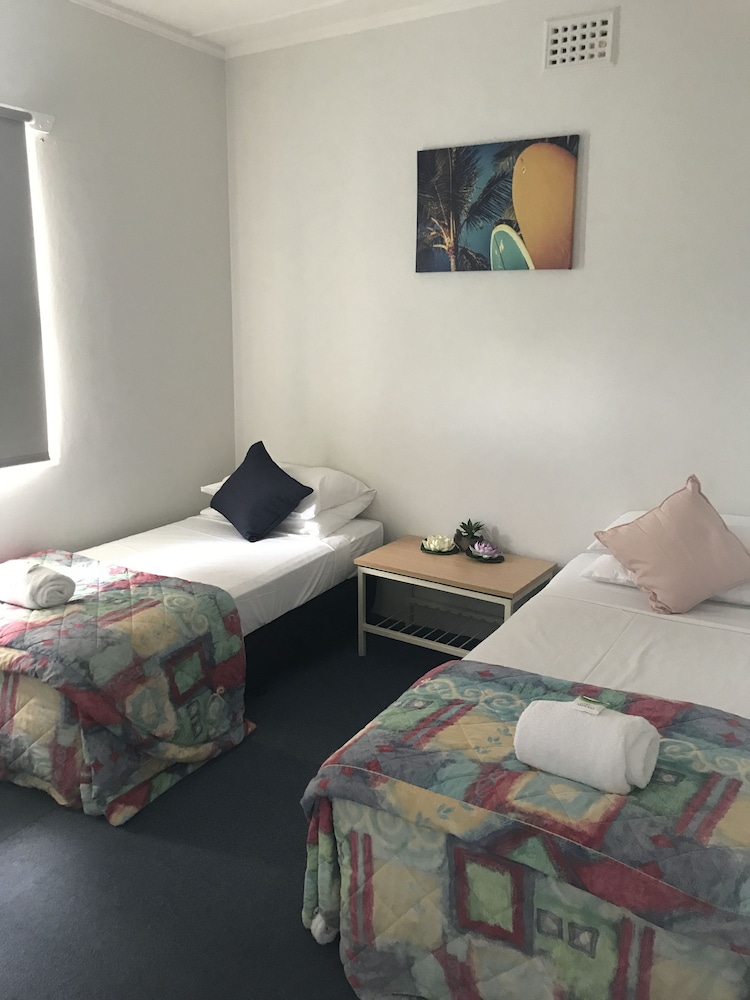 Standard Room, Shared Bathroom (Hotel Single) photo 2