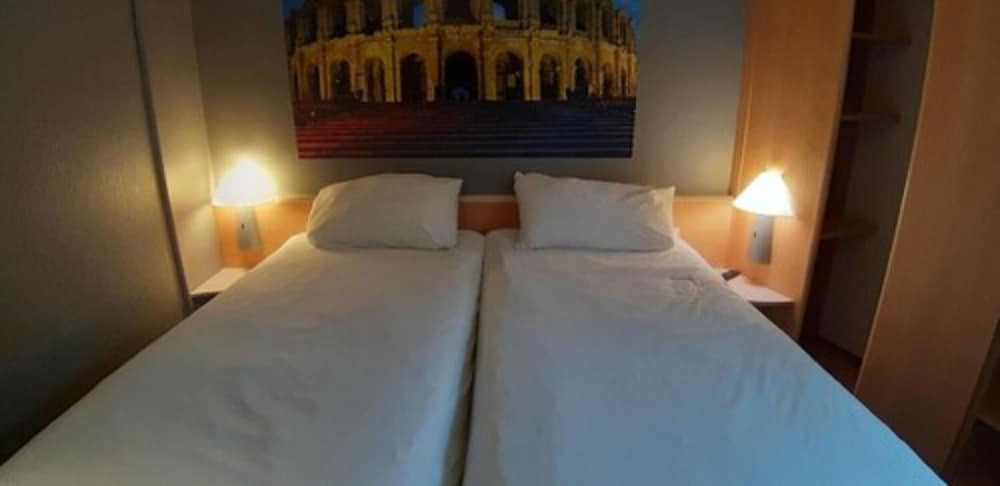 Standard Room, 2 Twin Beds - Photo 4
