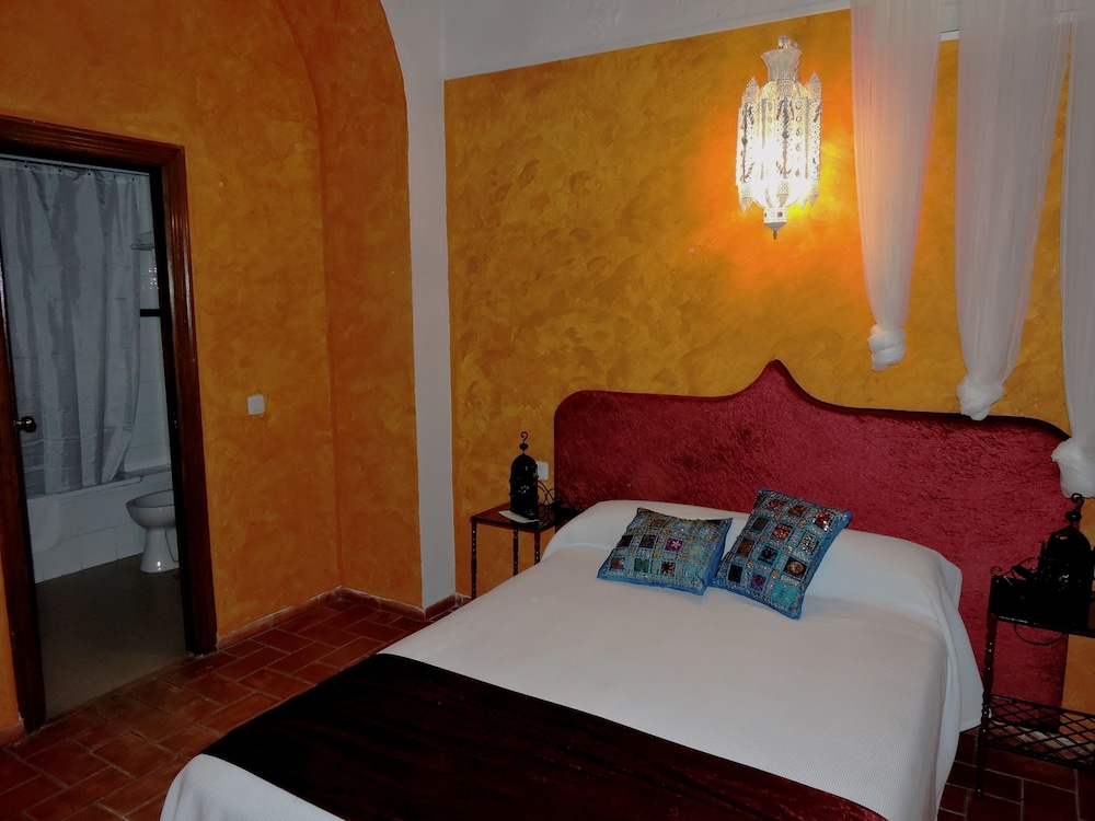 Single Room, Patio