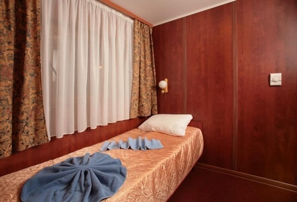 Standard Single Room photo 2