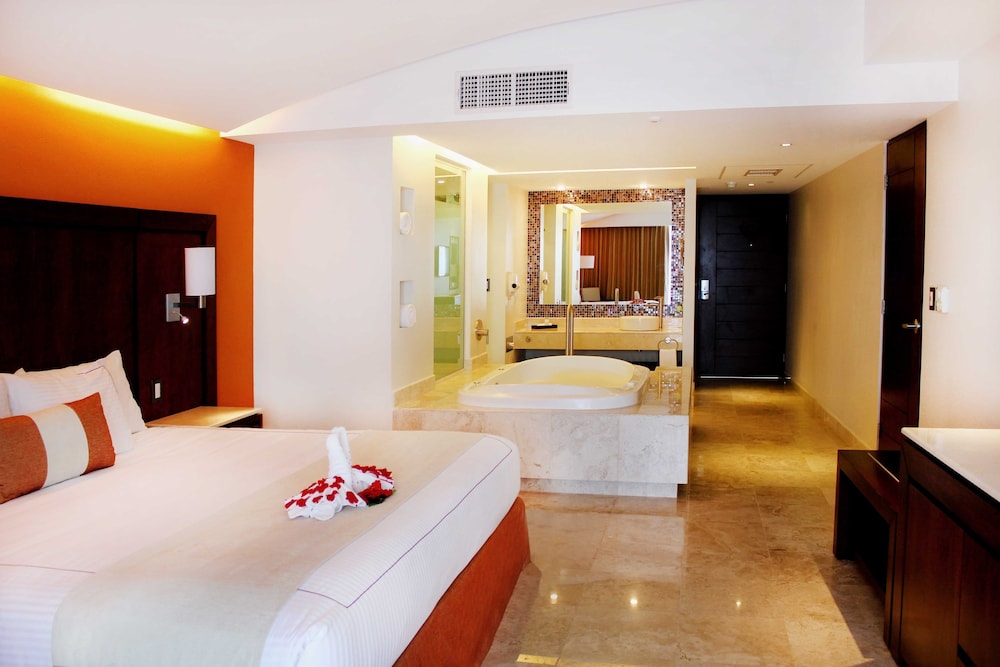 Master Suite One Bedroom