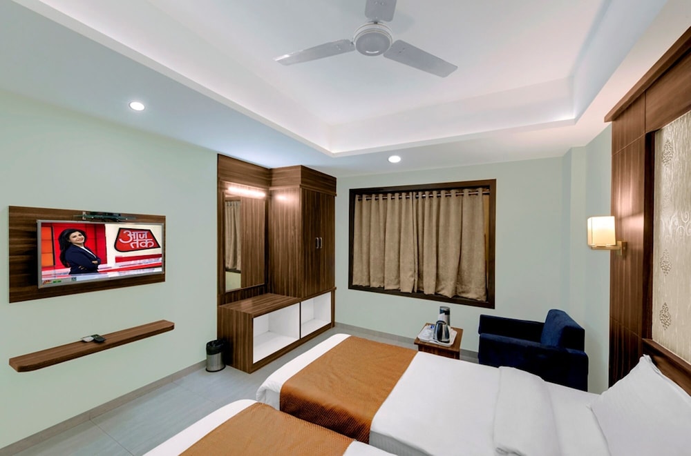 Deluxe Double or Twin Room - Photo 6