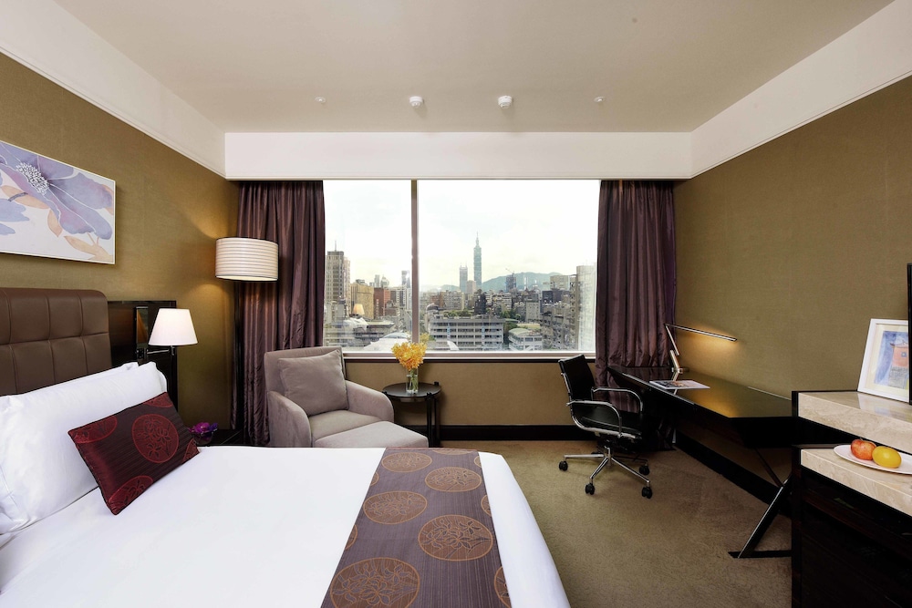 Superior Double Room (No Taipei 101 or Firework View) photo 3