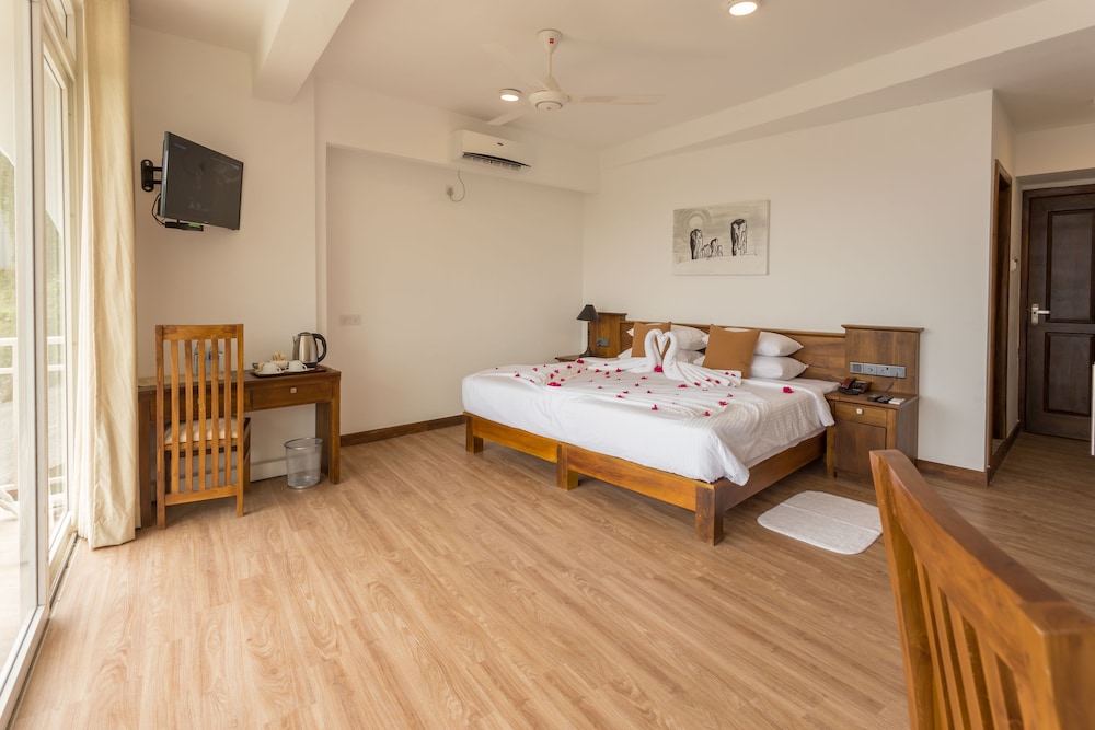 Deluxe Room, Lake View