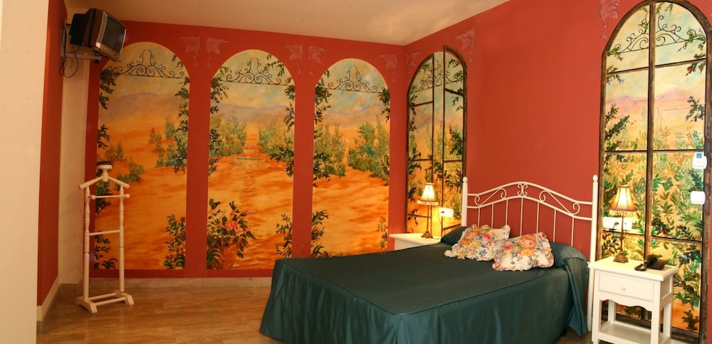Twin Room - Photo 10