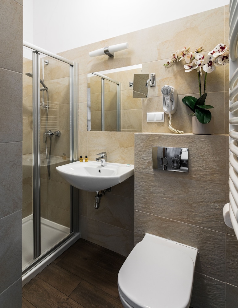 Classic Double Room - Photo 4