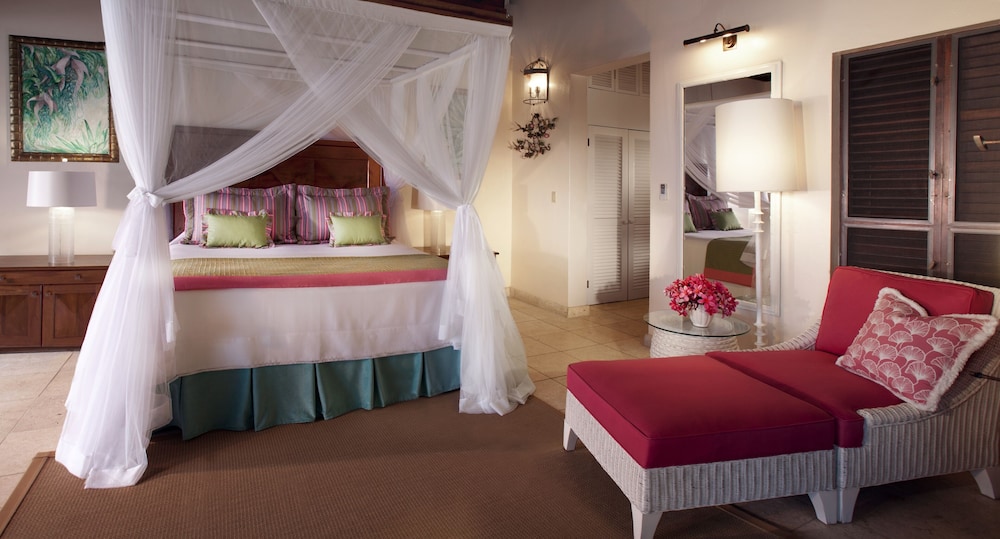 Room, 3 Bedrooms (Hummingbird) photo 1