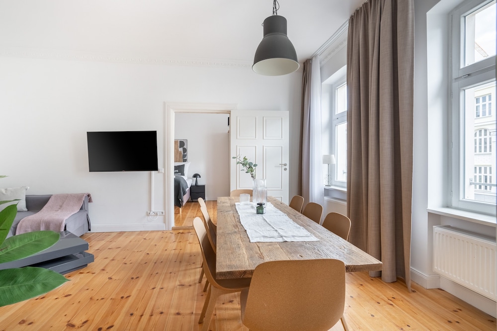 Three-Bedroom Suite photo 2