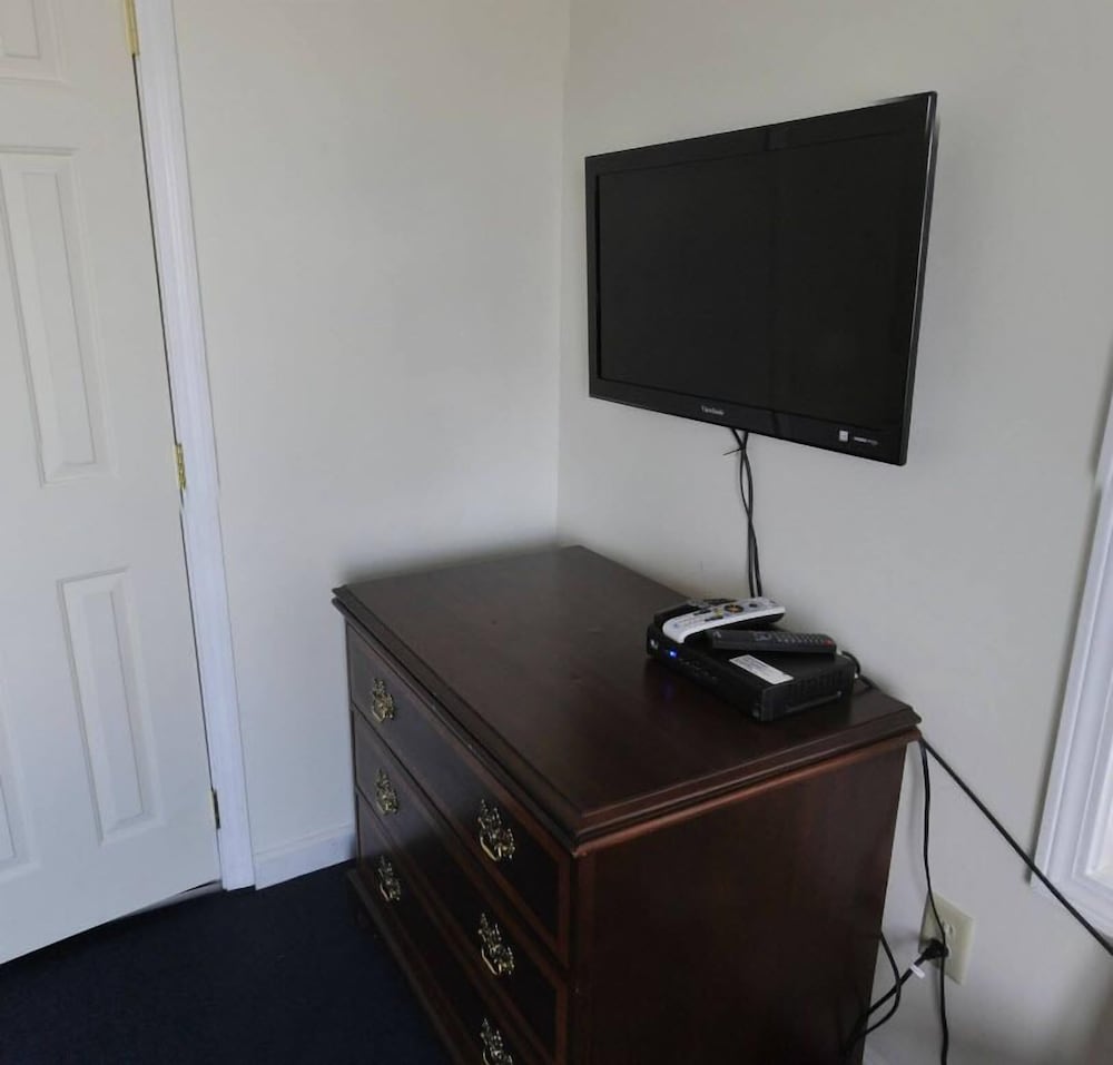 Standard Room, 1 King Bed, Non Smoking (no balcony, no view) photo 2