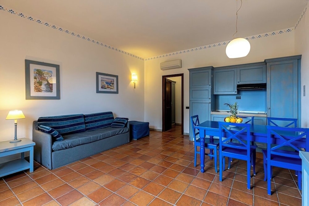 Apartment, 2 Bedrooms - Photo 5