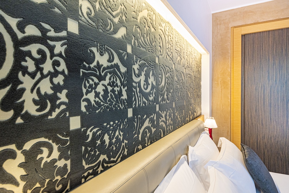 Deluxe Double or Twin Room, 1 Double or 2 Twin Beds - Photo 4