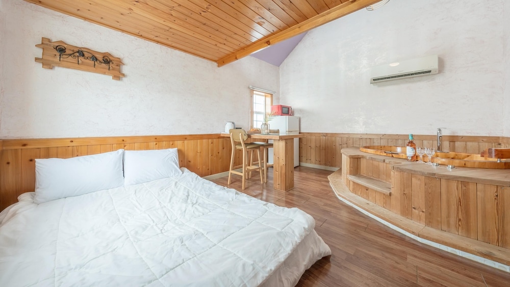 Basic Room, 1 Bedroom (Ganghwayeok 2ho (2cheung)) - Photo 1
