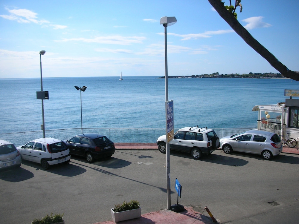Family Quadruple Room, 1 Bedroom, Balcony, Beachfront - Photo 12