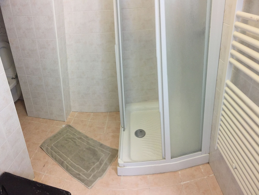 Economy Double Room, Shared Bathroom, City View photo 2