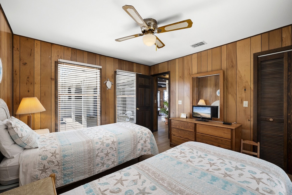 House (4 Bedrooms)