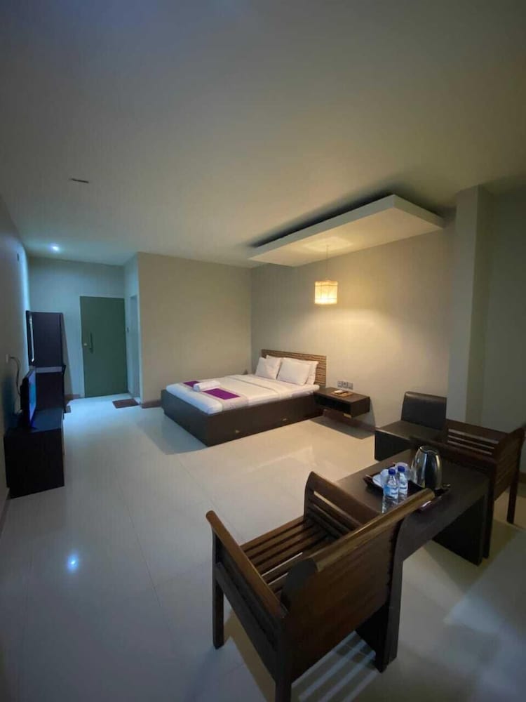 Studio Suite, 1 King Bed, Terrace, City View photo 2