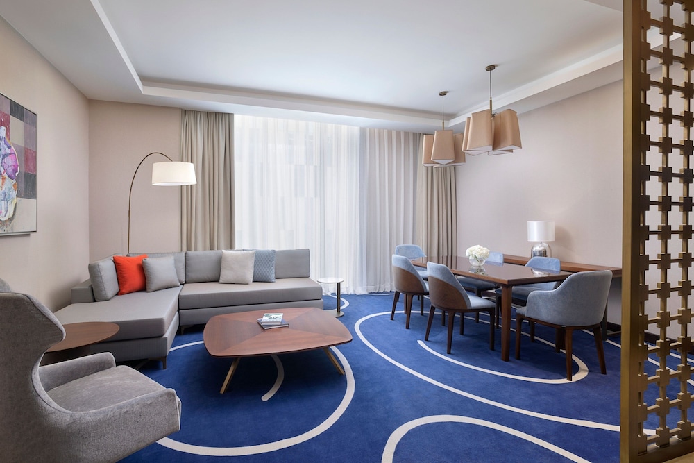 Executive Suite, 3 Bedrooms - Photo 8