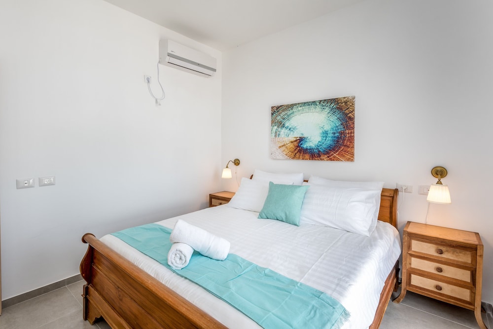 Luxury Apartment photo 2