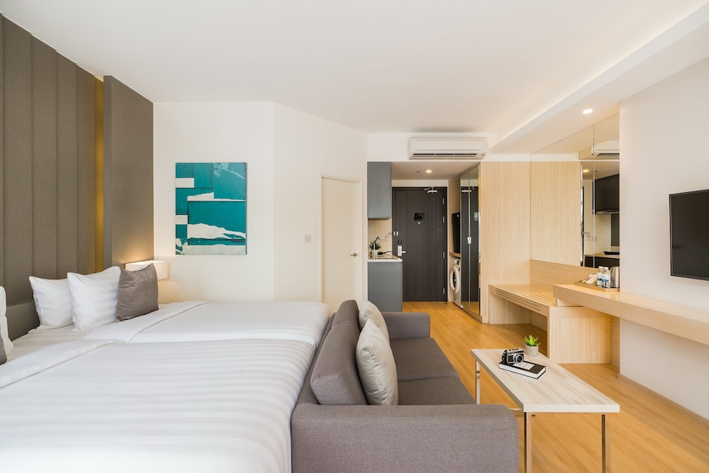 Deluxe Room - Photo 5