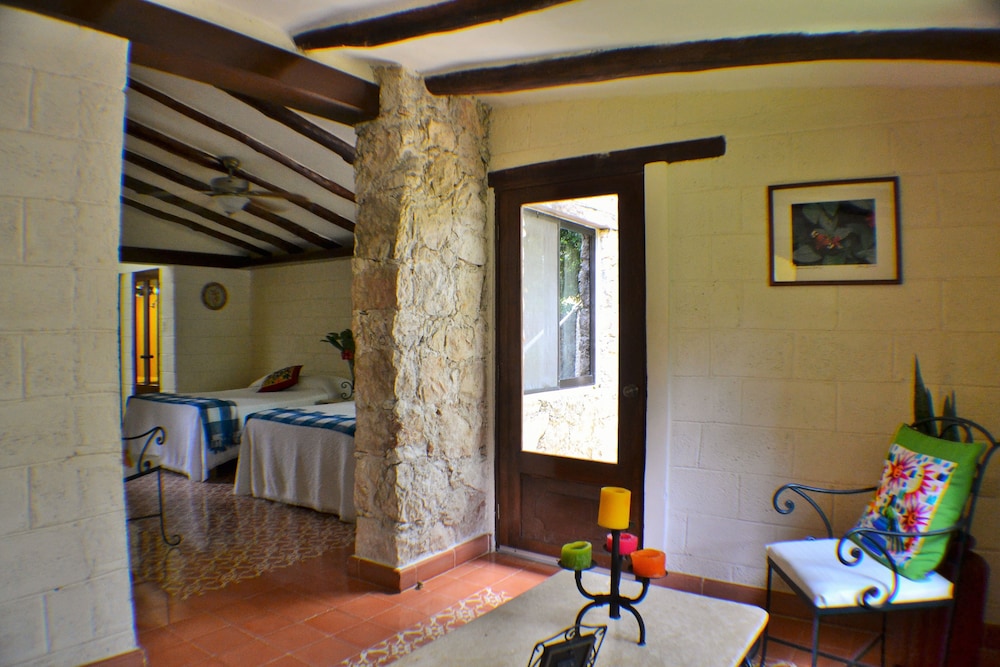 Suite (Master) - Photo 4