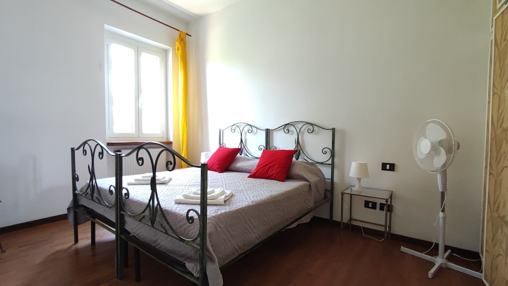 Economy Double or Twin Room, Non Smoking, Hill View photo 1