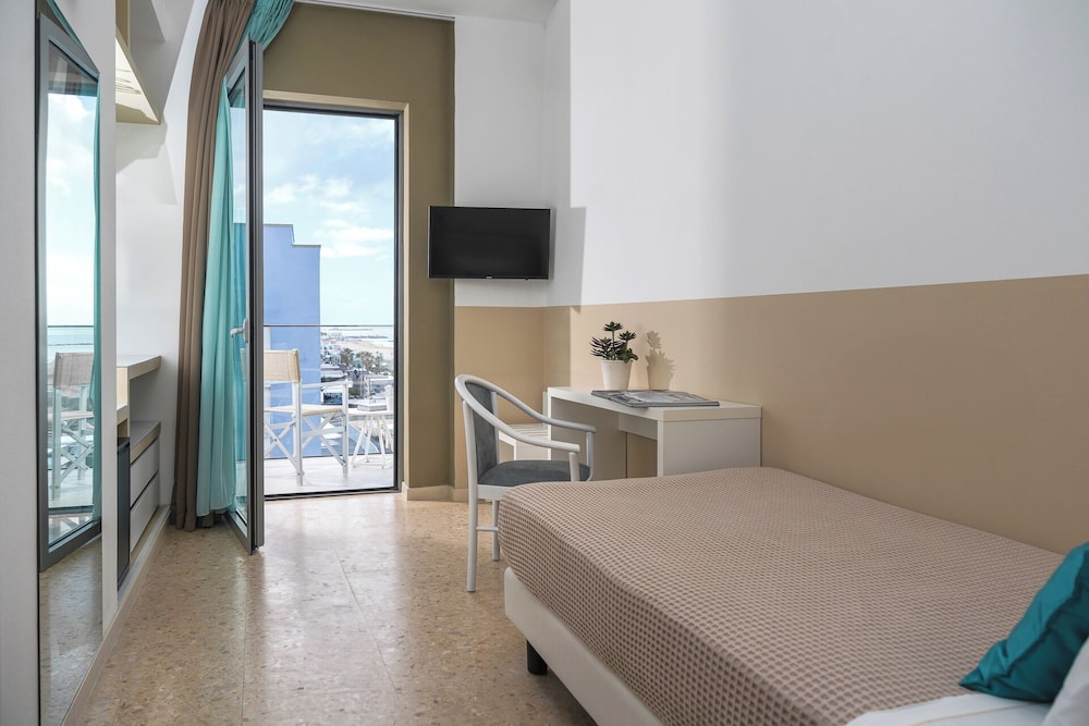Comfort Room, Sea View photo 1