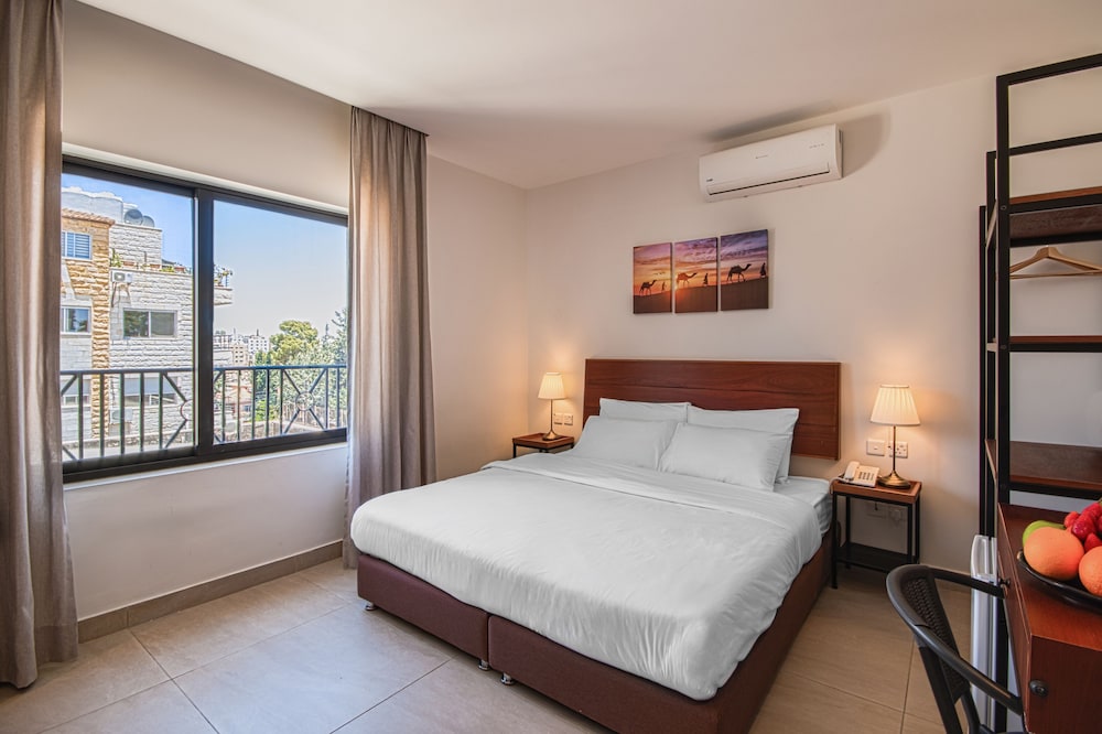 Deluxe Double Room, 1 Bedroom, City View photo 2