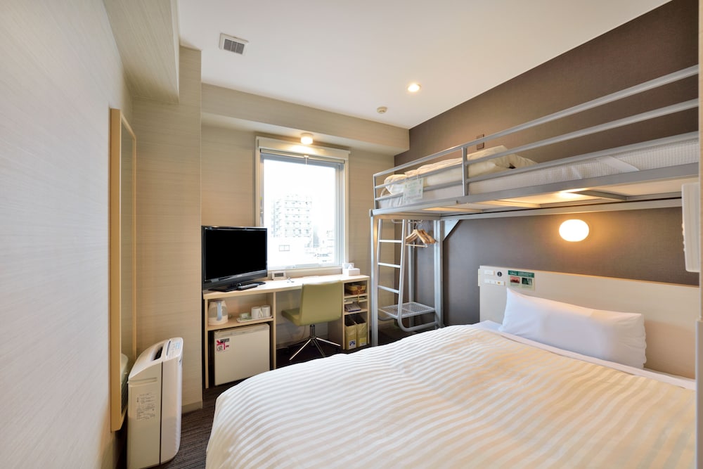 Room with 1 Double Bed and 1 Bunk Bed