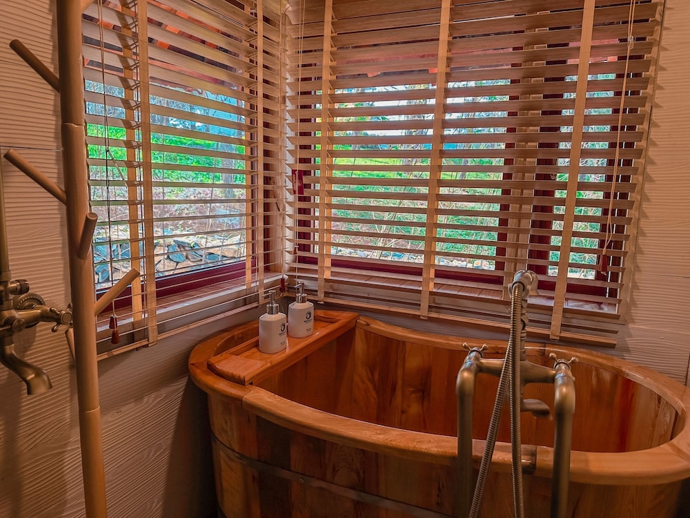 Signature Chalet, Balcony, Garden View photo 2