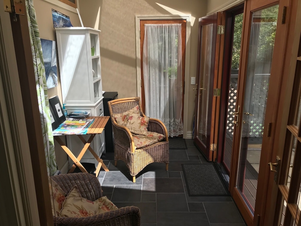 Standard Suite, 1 Bedroom, Non Smoking, Balcony (Courtyard Suite) photo 3