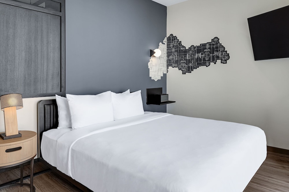 Aloft Guest Room King Bed - Limited View - Photo 4