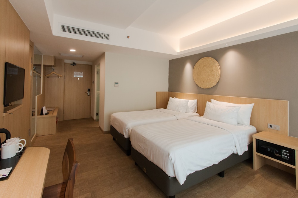 Deluxe Room - Photo 5