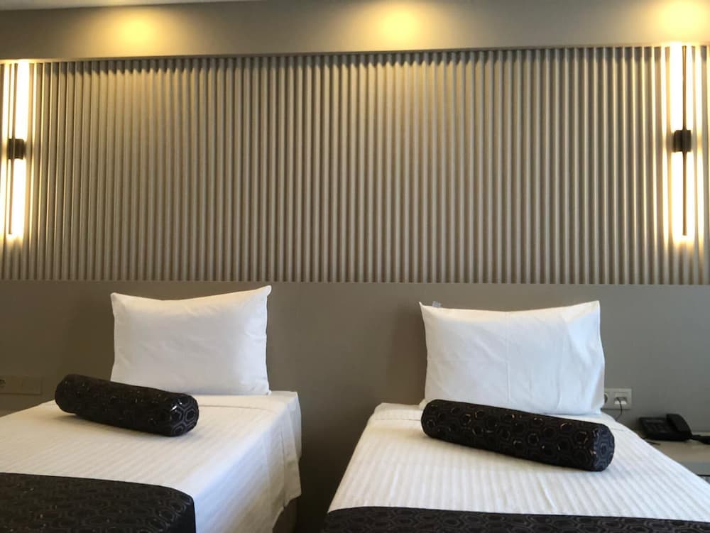 City Room photo 1
