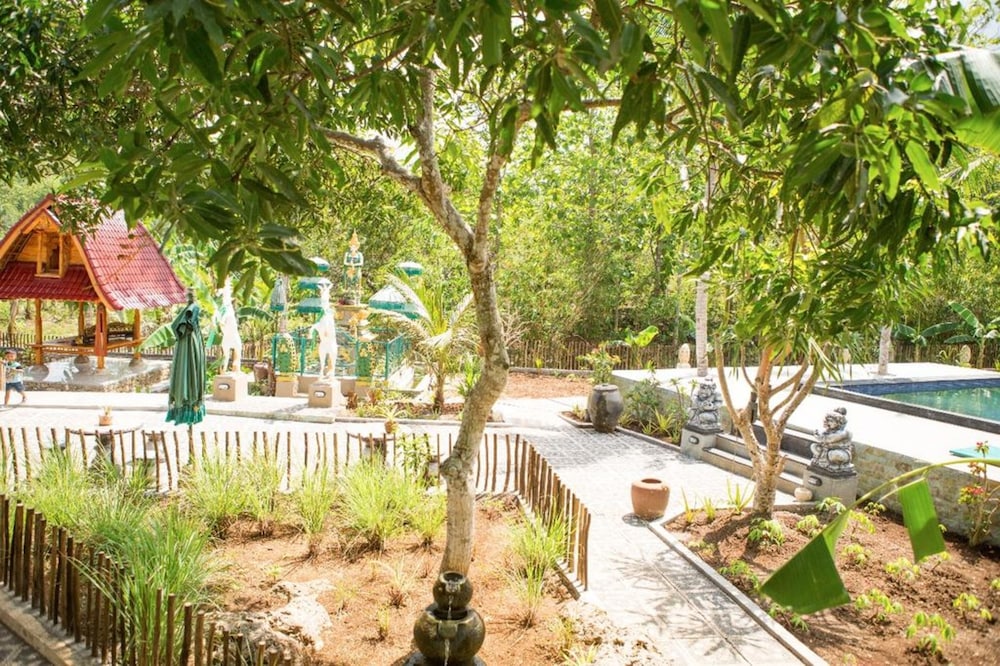 Deluxe Bungalow, Garden View - Photo 5