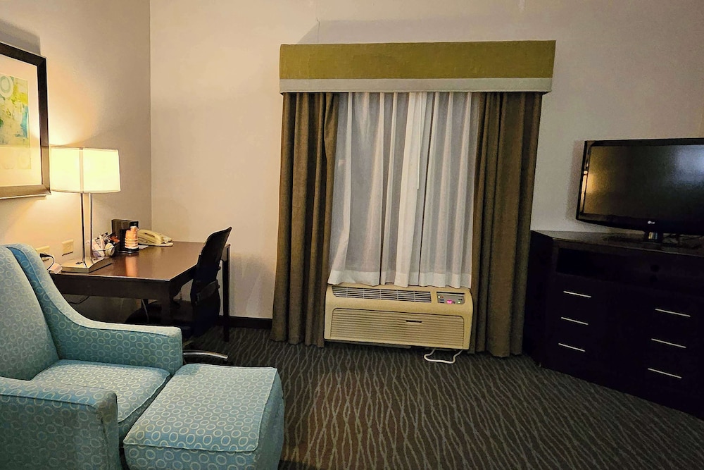 Room, 2 Queen Beds, Non Smoking - Photo 1