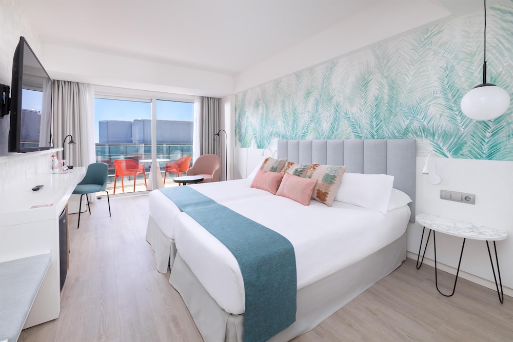 Deluxe Room (1 Adult)