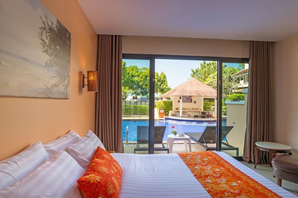 Deluxe Room, Pool Access - Photo 17